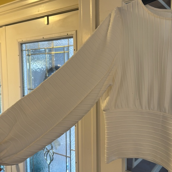 Women - Picture 3 of 4